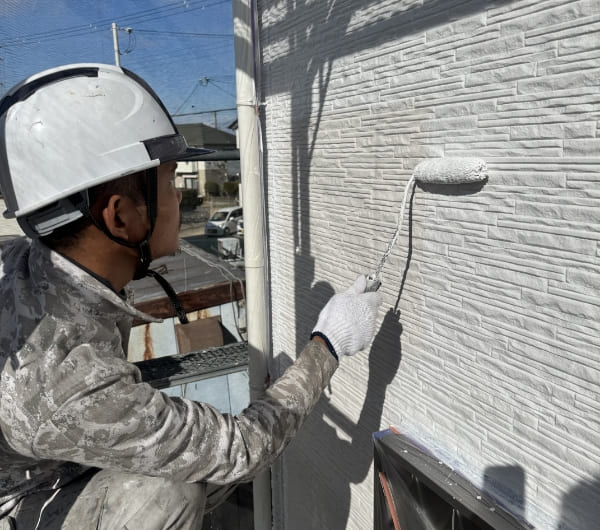 塗装は全て自社の専門職人が施工します